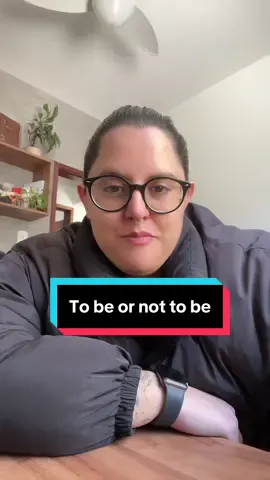 porquê o meme de verbo to be ficou tão popular no brasil e nas escolas de ingles? Vem comigo que a gente vai discutir a importância e os usos do verb to be, esse verbo TÃO importante no inglês e no seu aprendizado! #aprenderingles #dicadeingles #verbtobe #inglesnotiktok 