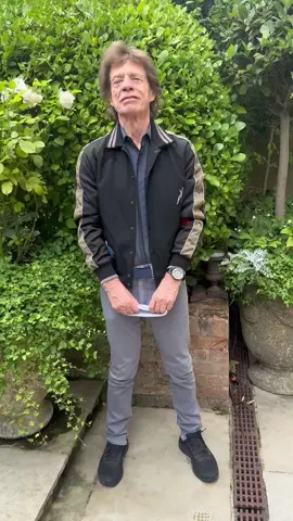 A Day for Thorpey at the Kia Oval! Sir Mick Jagger has got his headband and you can get yours too. You can get your hands on a headband at https://shop.mind.org.uk/products/thorpey-s-headband or in the ground tomorrow. 🤎 | #SurreyCricket