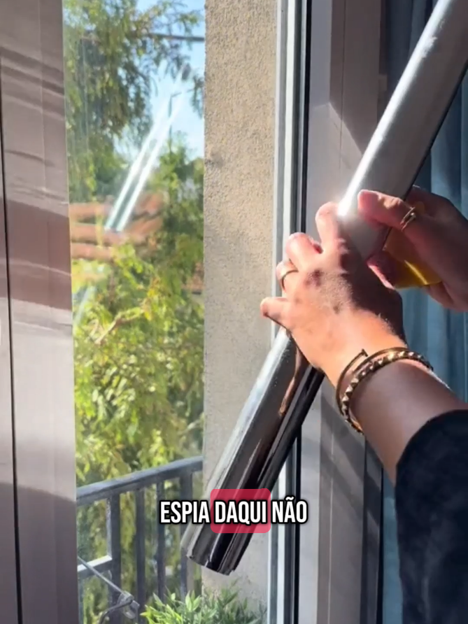 Película Adesiva Esperando para janela. #achadinho #privacidade #casa #janela #vidro 