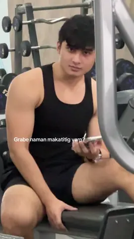 Grabe naman makatitig yarn? 