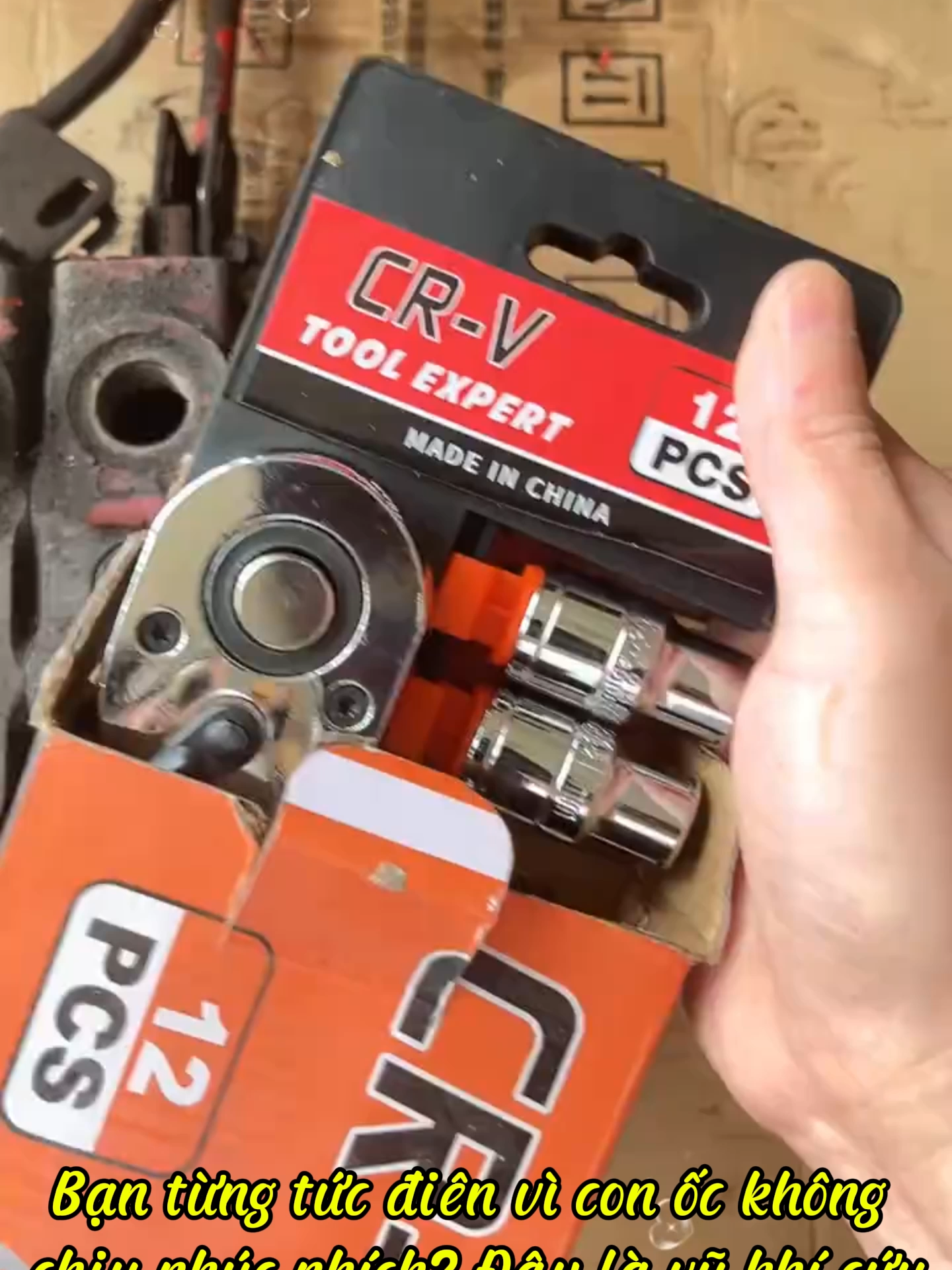 Đây là bộ khẩu 12 chi tiết CR-V cao cấp – trợ thủ đắc lực cho mọi thợ sửa xe, thợ máy hay cả người dùng tại nhà Gồm 10 size khẩu phổ biến: 8, 10, 12, 13, 14, 15, 17, 19, 22, 24mm #bokhausuaxe #dosuachuagiadinh #dosuachua #xuhuongdungcusuachuaoto #dungcusuachuaotoxemay #dungcusuachuadanang #dungcusuaxe #cokhichetao #suachua #suaxe #kythuat #suaxemay #xuhuong #mqmart88 #giadungtienich