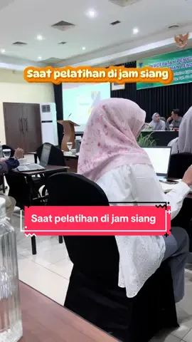 Saat pelatihan di makan siang.. pelatihan di waktu siang kadang sering membuat peserta pelatihan mulai gagal fokus dan mengantuk .#pelatihan#seminar#pelatihansianghari#saatpelatihan#pesertapelatihan