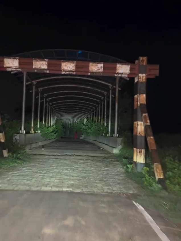 The ghost on haunted Road . #hauntedroad #horror #haunted #spooky #scary #spooky 