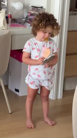 Diario de la Raki jueves 31.07.2025😎! Primer dia de vacaciones y toca poner uñas de verano y estar tranquilos esperando a que llegue la familia! 