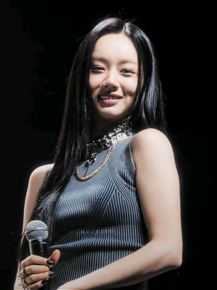 these iconic fancams in one 🤍 she loves flirting by winking fs || check out my hyeri fancams in mnl here 😚 – @woncatver – #hyeri #leehyeri #girlsday #edit #edit 