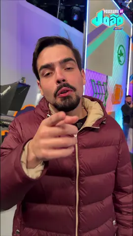 O João deu um gostinho do que vem aí 👀 Quer ver o estúdio completo? Então anota: 9 de agosto, logo depois do Sabadou com Virgínia! #SBT #ProgramadoJoãonoSBT #JoaoSilva