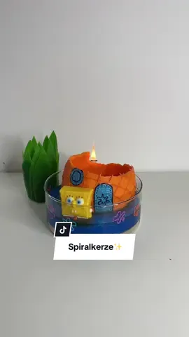 Antwort auf @🎀🍵𝐄 𝐋 𝐄 𝐀 𝐍 𝐎 𝐑🍵🎀  was denkt ihr wie lange die Kerze gebrannt hat?🥹✨ #candlemaking #kerzengießen #kerzendiy #spongebob #spiralcandle 