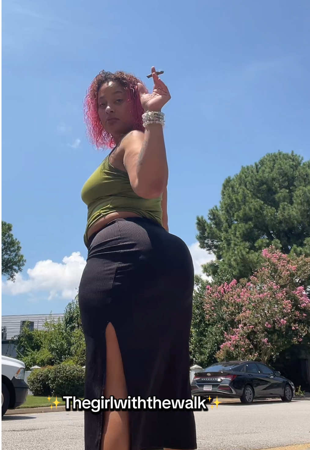 Muffin top on fleek! 🔥💗 happy Thursday #thegirlwiththewalk #thegirlwiththewalk #fyp #cerebralpalsy #trending 