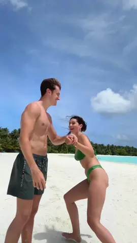 Il m’a eu 🥲 @Théo Pourchaire #course #couple #boyfriend #maldives #beach 
