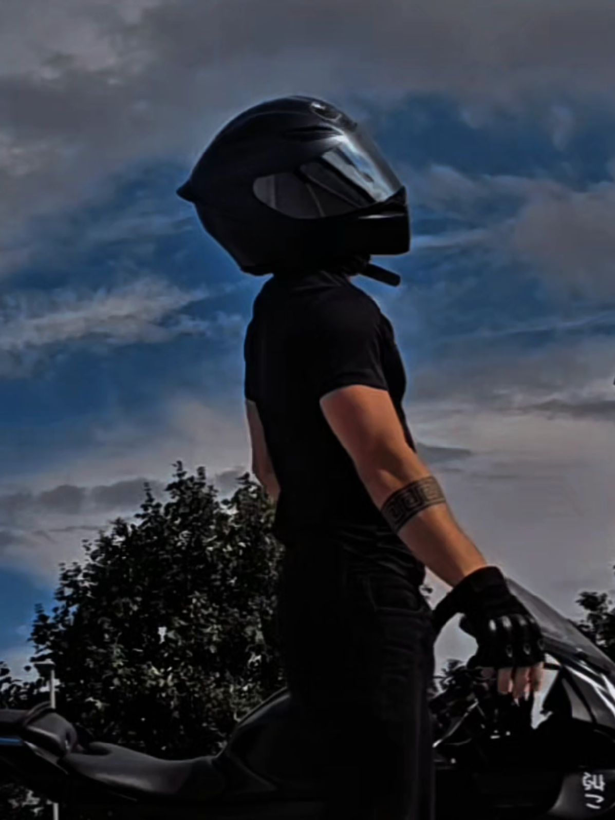 rider the biker dance 😈 @Robyn | Ruby Darkrose 🌹 😉 #biker #hot #motorcycle #bikerboy #dance #dancin #dancinbiker #fyyyyyyyyyyyyyyyy #FreeStyleFrenzyWheel #viralvideos #goviral #biketok #BookTok 