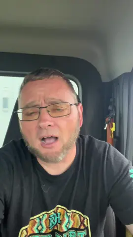 Two Amish men just discovered the Amish paradise song by “Weird Al” Yankovic 