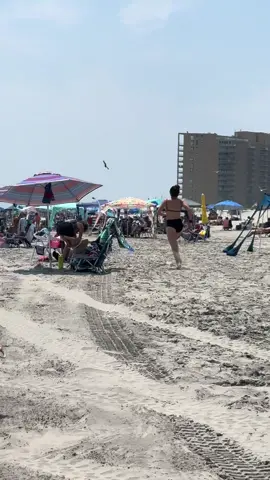 Nothing beats a Jet 2 Holiday… except a jersey shore seagull #fyp #Foodie #pfab #foodies #phillyfood #phillyfoodandbarrs #philadelphia #FoodTok #foodietok #food #foods #philly #phillyfoodies #seagull #beach #shore #ocnj #vacation #jet2holiday #jet2holidays 