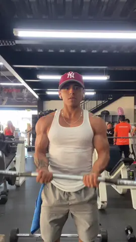 Un poco de ejercicio y pump 🤙🏽 #Fitness #fyp #cambiosfisicos #gymra #f #pump #foryoupage 
