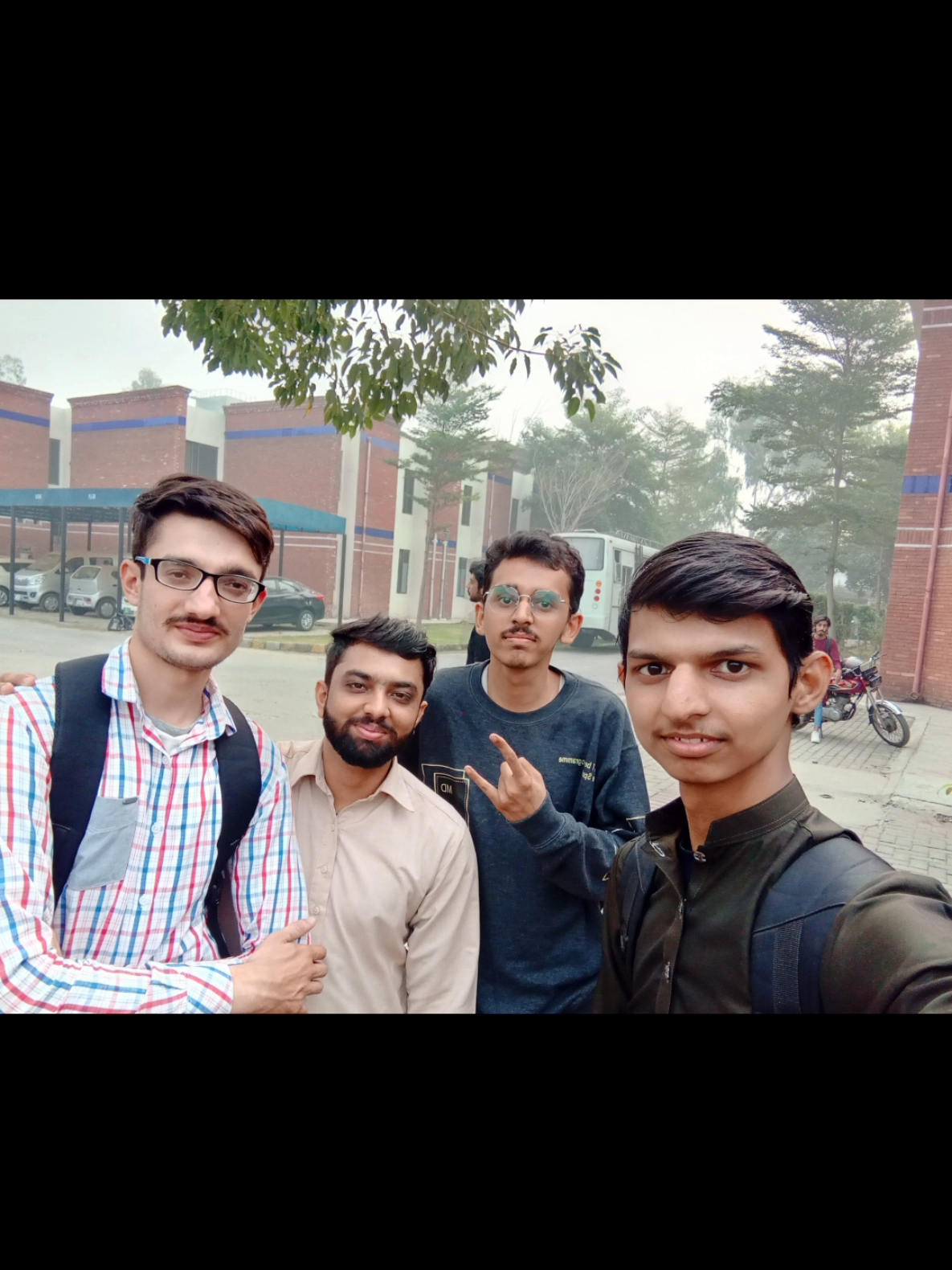 some memories at university!!#lahore #PTUT #student #Mehar #saiyaara #trending #university #friends #memories 