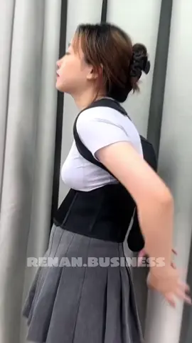 💥 O segredo das mulheres que têm postura perfeita e cintura mais fina! Esse colete corretor de postura é um dos mais vendidos da internet — e não é à toa! ✅ Corrige a postura em poucos dias ✅ Alivia dores nas costas e tensão muscular ✅ Modela a cintura e ajuda a afinar as medidas ✅ Super confortável e discreto (não machuca embaixo dos braços!) ✅ Dá pra usar por baixo da roupa no trabalho, nos estudos ou dirigindo 🔥 E o melhor: só R$20 aqui na TikTok Shop! 🛒 Clica agora no carrinho laranja e garante o seu antes que acabe! #posturacorreta #cinturafina #corretordepostura #tiktokshopbrasil #promoçãotiktok #dornascostas #estiloeconforto #viral	•	#tiktokshopbrasil 	•	#ofertatiktok 	•	#promoçãotiktok 	•	#achadinhos 	•	#produtostiktok 	•	#viralizou 	•	#trendtiktok