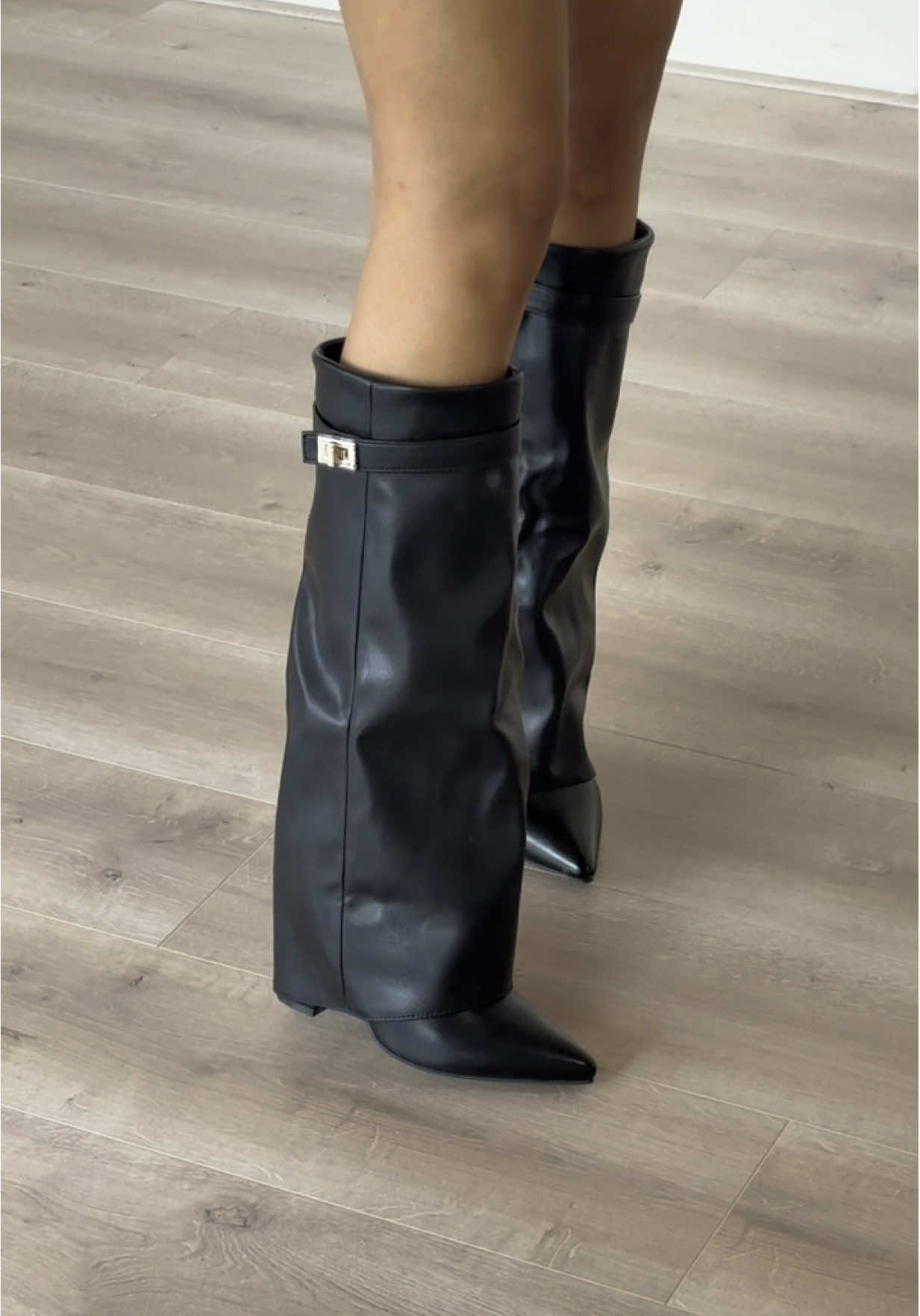 Jess Boots Black 💣 #wearesistership 