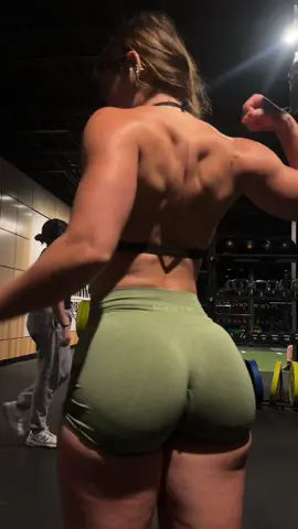shredded #fyp #back #pump #gym #GymTok #gymgirl 