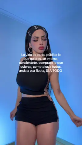 ese pelito todo mal alisado nada que ver uajajjajaja😭