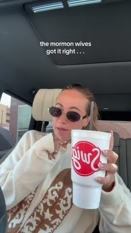 i am officially a Swig addict 🥤 I get it now, Mormon Wives! #mormonwives #momtok #swig 