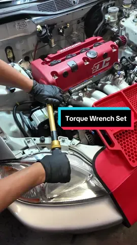 When it comes to car repairs and restorations, having a good set of torque wrenches makes all the difference. I’ve been using this kit on my K-Series Civic, and it’s been flawless for everything from suspension to engine mounts. 🗿 Do you usually use torque wrenches, or just send it by hand? #TorqueWrench #CarRepair #ProjectCar #KSeries #HondaCivic #CarTools #TikTokAutoCampaign #KSwap #BendagasGarage 