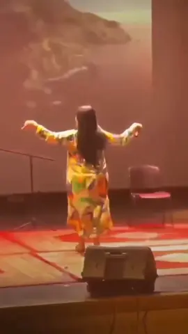 الشابة شوشو منزيدش نعشق في الكباري 🇩🇿😍🥰🚶 للجيش الأخضر 🇩🇿
