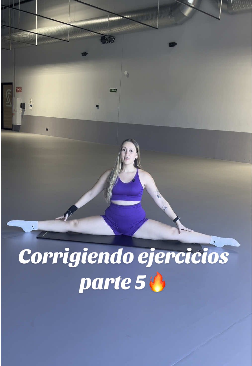 Te enseño a hacer bien este ejercicio!💜✨ Si nos ayudamos es más fácil!  #CapCut #estiramientosencasa #estiramientos #flexibilidad #split #streaching #pilates #Gym 
