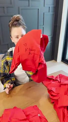I’ve signed some sweatshirts for you!! ✍️ Our Golden Ticket FLASH SALE is on, and 5 autographed hoodies are randomly mixed into our stock. Yours could be one of them 👀 All hoodies are 80% off. Every purchase helps a rescue dog ❤️ Shop via ohnorman.com 🐕 @Oh Norman 