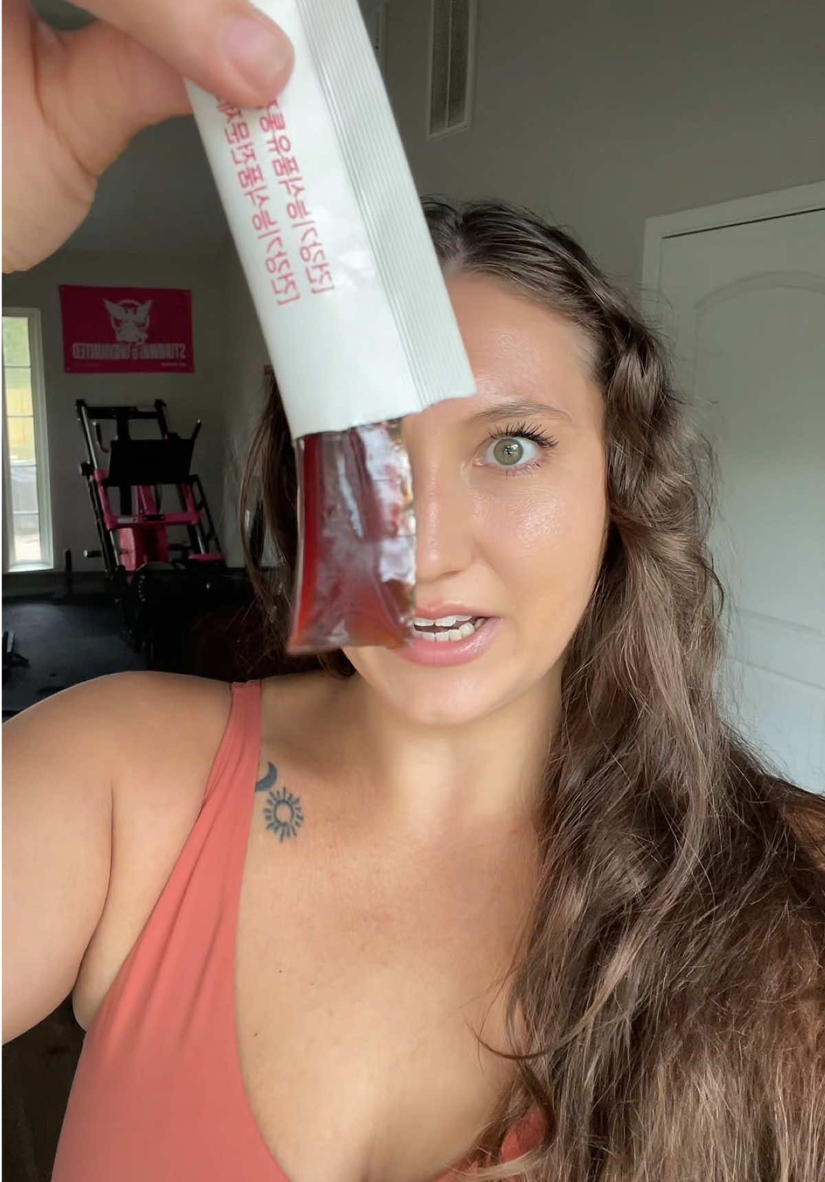 Trying this for the first time today and I actually love the texture 😳 I’ll update after 10 days but so far this is easy to stick with #FoodologyJelly #DailyWellness #PomegranateJelly #HealthGoals #SkinAndBody #GarciniaCambogia  #JellyStickChallenge