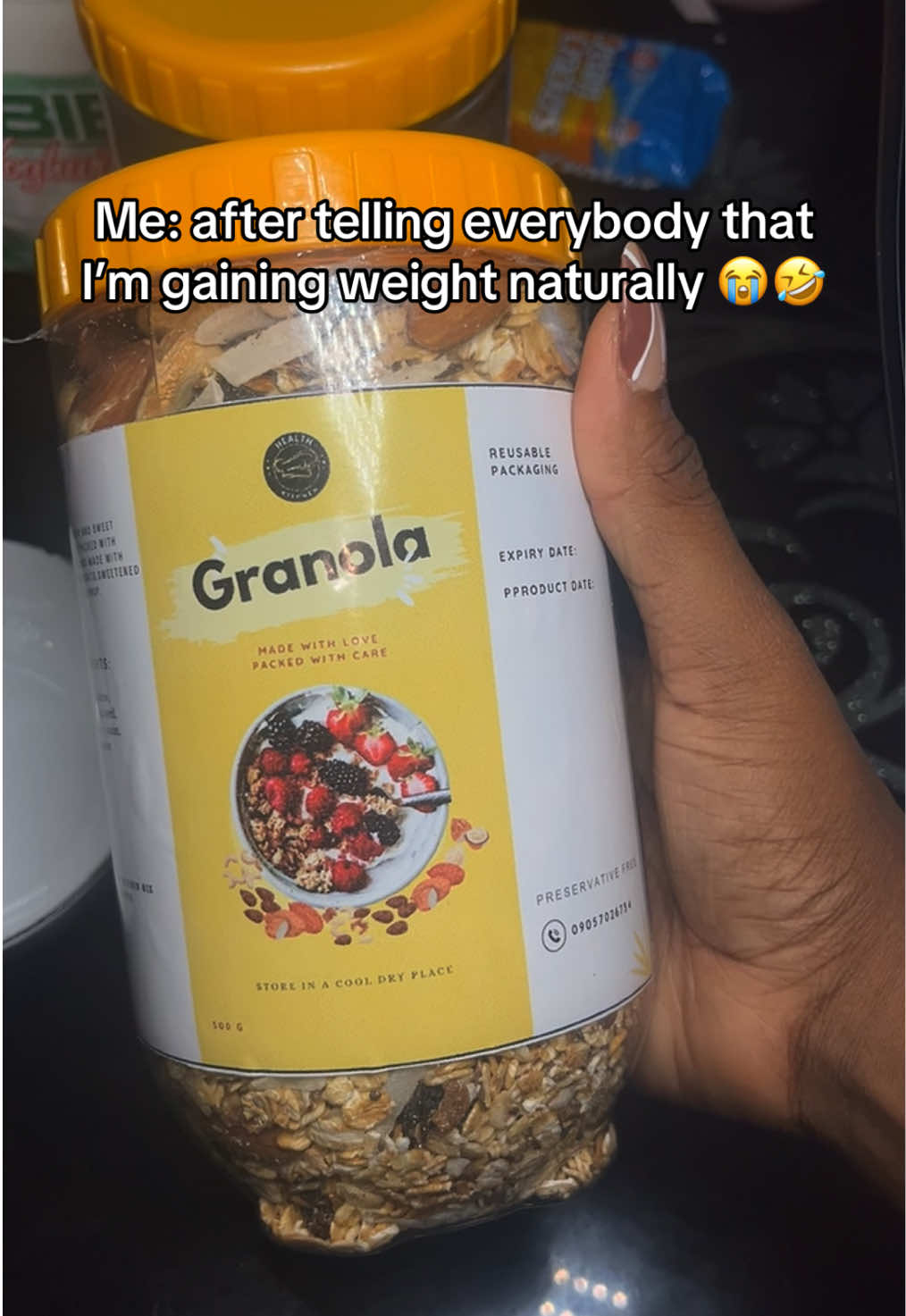 Leave oat alone and try granola 🤭🤭 This one has a lot of fruits and nuts and it’s really nice, arguably the best granola I have had🥹🥹🥹 Granola from @gasfifoods  #weightgain #oat #oatmeal #oatmealrecipes #granola #weightgainer #weightgainmeals #weightgainsmoothie #curves 