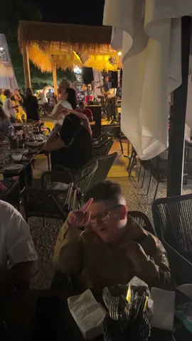 Live music and good food outdoors! Travel adventures in Oradea! #music #food #fyp #k3vingabor #trending #tiktok 