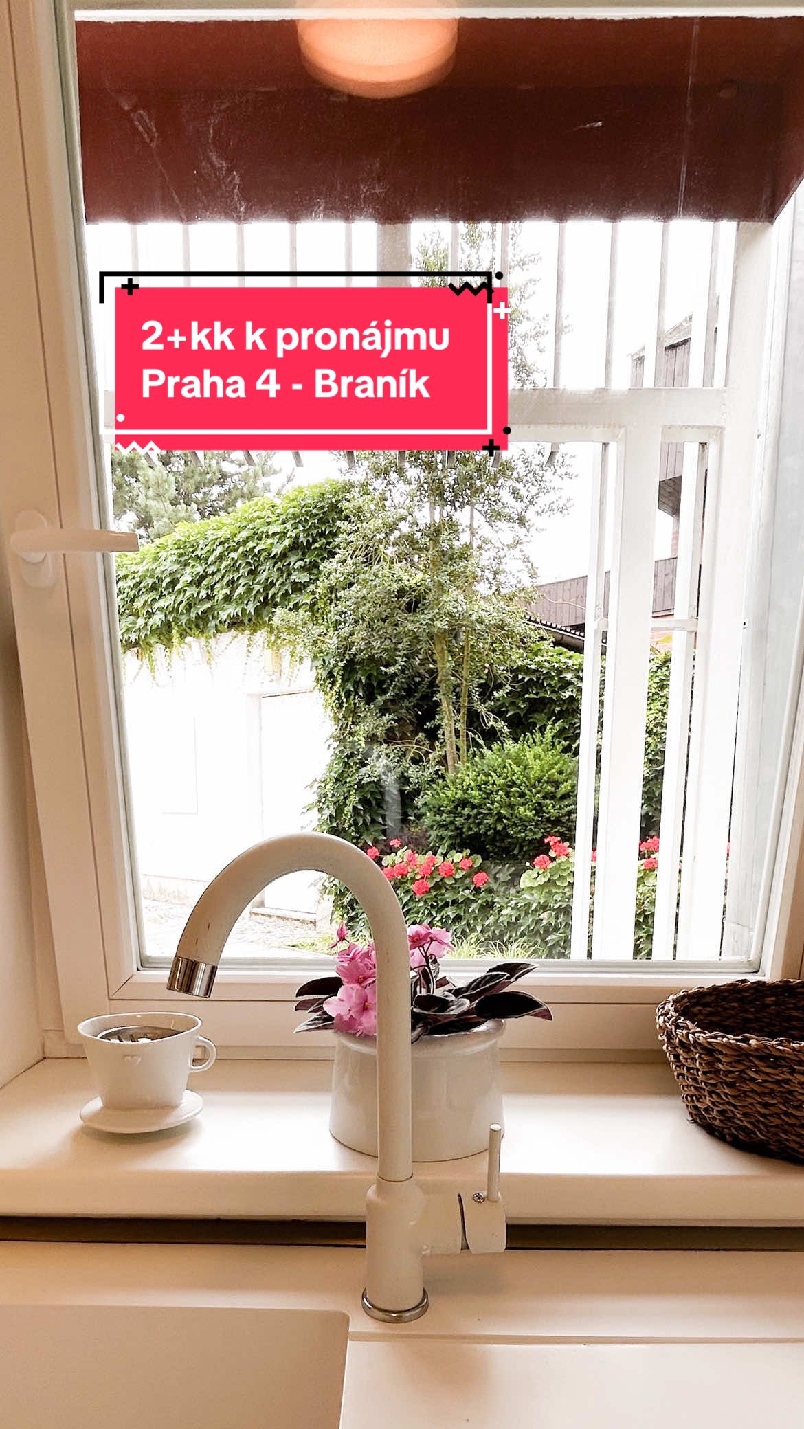 Plně zařízený byt 2+kk s velkou terasou v klidné části Prahy – Braník. Ideální pro ty, kdo hledají soukromí, zeleň a pohodlné spojení do centra. Užijte si prostor pro grilování, relax i krásný výhled z oken. #pronajem #bytvpraze #braník #terasa #klidnebydleni #realitypraha  #bydlenivzeleni #praha 
