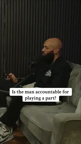 Should the man be held accountable to playing his part as a father? @DadsRUs #absentfathers #fatheradvice #coparentingwithanarcissist #toxicparent #raisingkids #singlemums #coparents #raisingboystomen #singlemama 