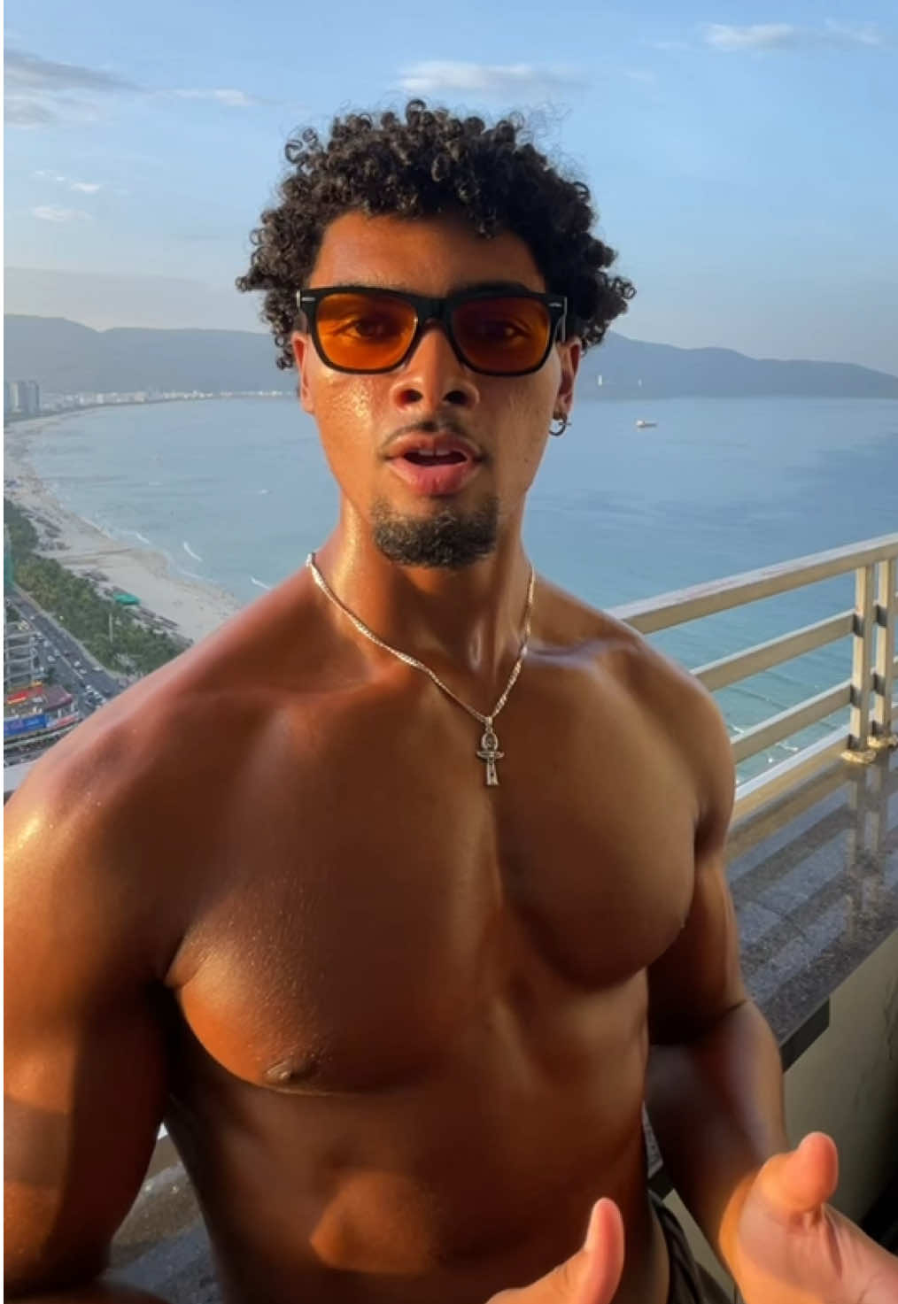 The Mind is the most powerful thing… I use my Mind every single day to imagine my dream life and my 10/10 Body #viral #julianfortin #Fitness #motivation #gym   
