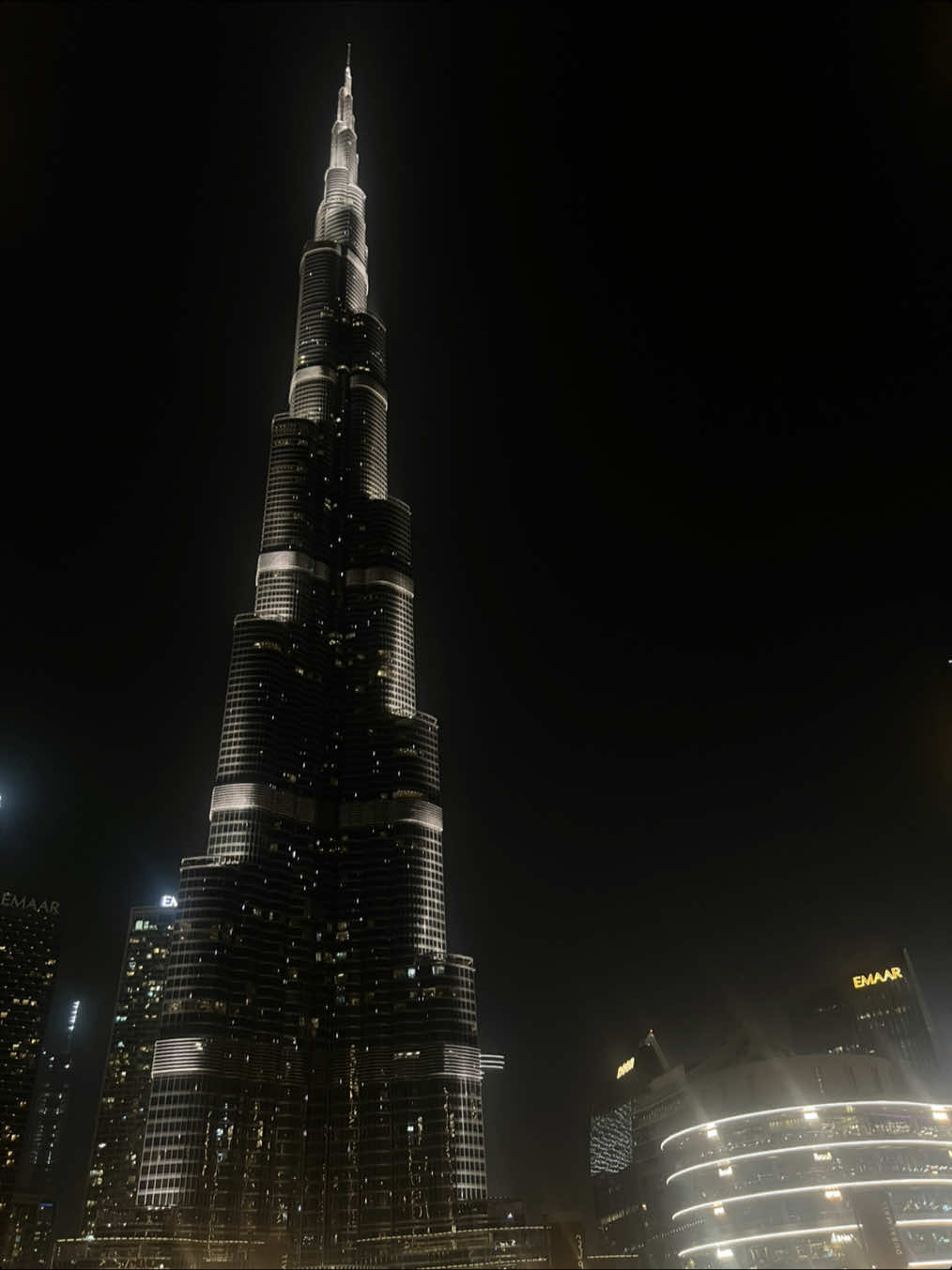 How moving to Dubai speaks to me: #dubai #UAE #middleeastern #amrdiab #arab #persian #burjkhalifa #fyp #viral 