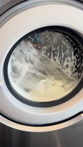 Cuando no saves labar en Los USA.. solo has labado en el rio. #laundry #labanderia 