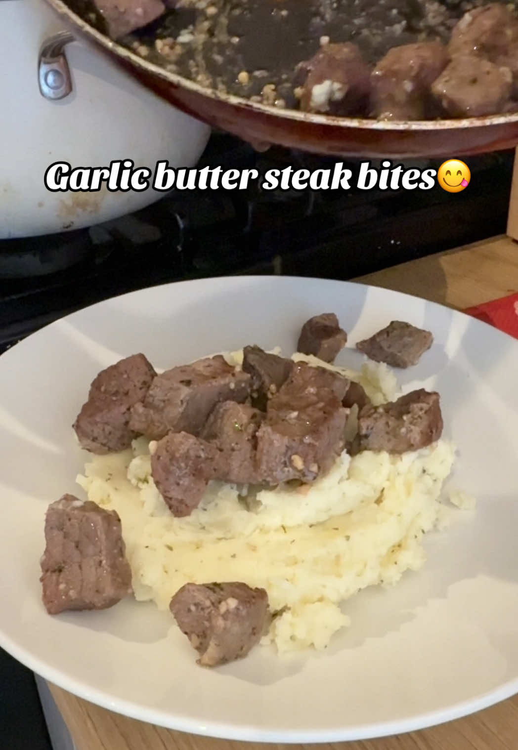 my tripod is flimsy so sorry about all the shaking🫣 first time making this came out soooo good🤭 #steakbites #dinnerrecipe #foryou #DinnerIdeas #makedinnerwithme 