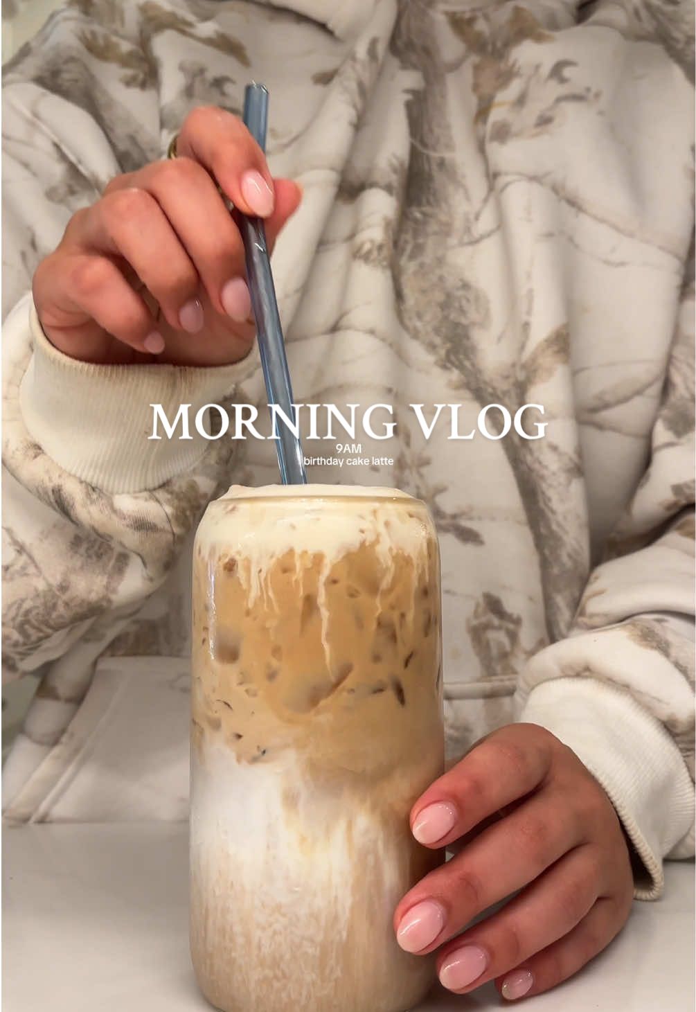 woke up on my first alarm + it's almost the weekend !!!!! life is good 🔆😚  #minimorningvlog #creatorsearchinsights #morninginmylife #healthymorningroutine #wellnessmorning 
