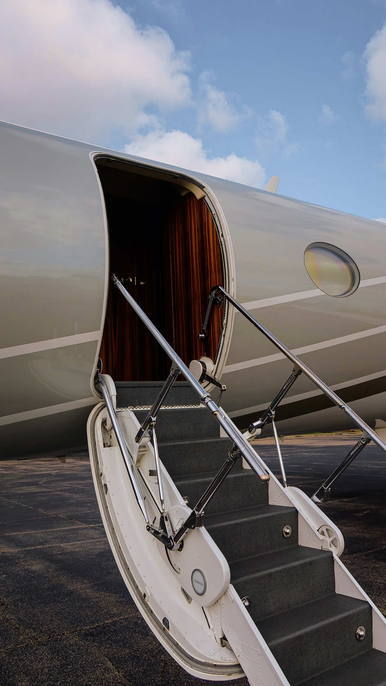 Elevated inside and out #privatejet #luxurytravel 