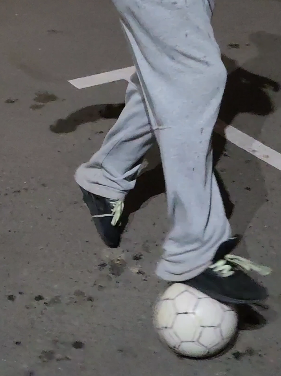 😱¡IMPRESIONANTES PISADAS DE FÚTBOL CALLE!⚽️🔥👀🇨🇱✅️ #futebol #FUTBOL #futsalskills #streetsoccer #futbolcallejero #MICROFUTBOL 