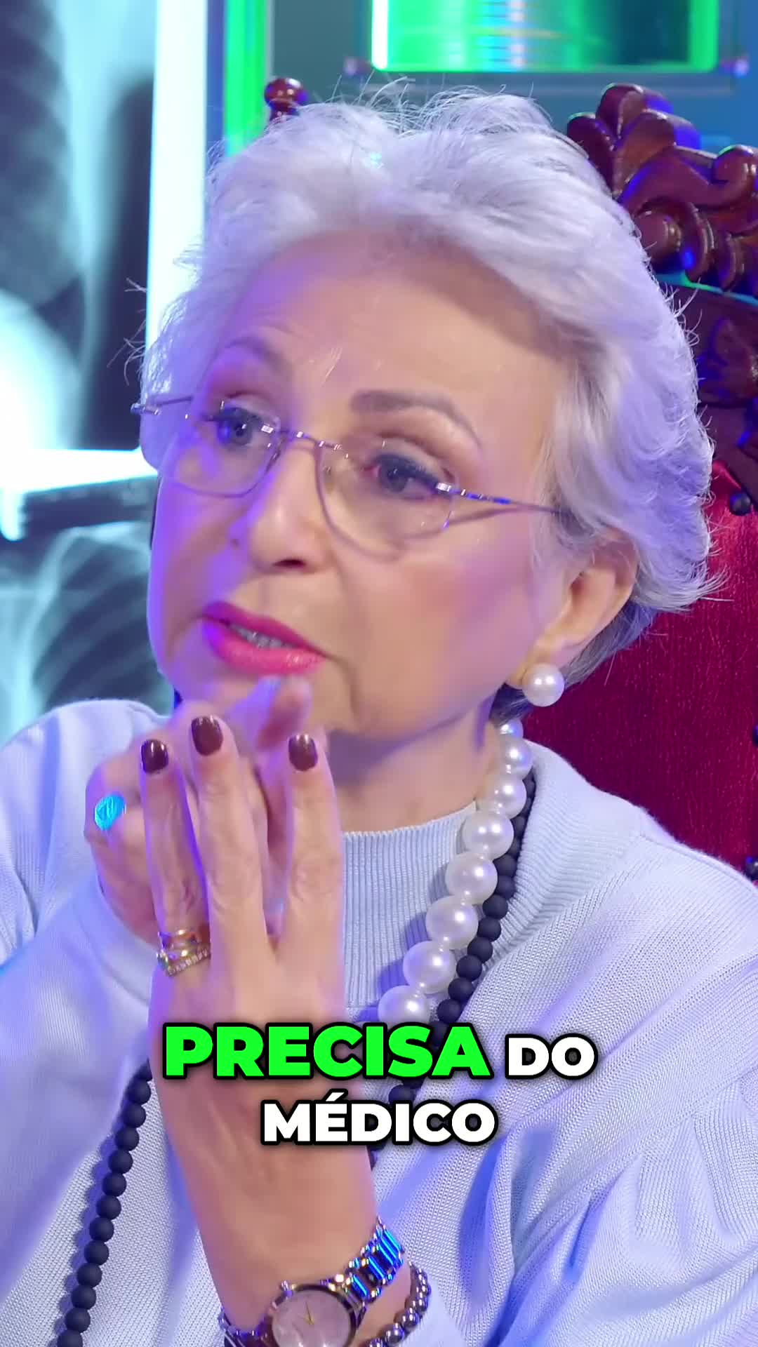 Você está tentando curar suas feridas… nos seus filhos? 🤯💔 Muitos pais, no impulso de fazer “melhor do que receberam”, acabam transferindo suas dores emocionais não resolvidas para a criação dos filhos. É como se tentassem, inconscientemente, consertar o passado por meio deles. 😔 Mas o verdadeiro caminho de cura exige consciência — e conexão com os corpos físico, mental e espiritual. Quando um deles adoece, os outros também sentem. E a família inteira sofre. ⚖️🧠💛 Não ignore os sinais: ansiedade, culpa, sobrecarga, desconexão... Antes de tentar salvar alguém, é preciso se encontrar. Curar-se é um ato de amor que se espalha. 🌱 #cura #pais #filhos #saudeemocional #terapiaholistica #conexao #equilibrio #pazinterior #despertar #vidaplena #emocional