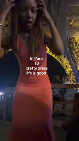 I wore my heels for like 15 mins max icl 😀  #paris #OOTD #fyp #iloveparis #foru 