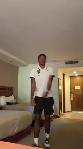Un bailecito antes del partido 💃😁.