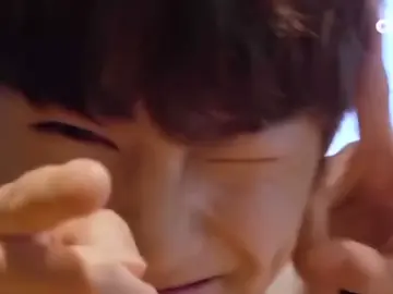 #HYUNIN :: mds, esse primeiro clip tá tão fofo 😭😭😭😭 Vey lembra quando eu falei q meu tiktok tinha atualizado e eu tava achando estranho, então mudou dnv, tipo pro jeito q tava antes, logo quando eu já tinha acostumado com o outro 💔|| segue na reserva::@cah 𖦹 🤍 || [ib::idk ] || tags::#fy #straykids #bangcahh🐺💭 #dedicate #virial #edit #lyric #tipografia #hyunjin #jeongin 