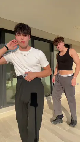 Los pantalones volaron @𝖆𝖕𝖔𝖑𝖔 