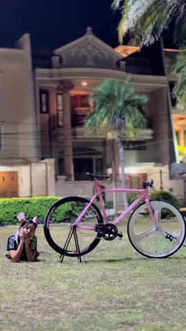😌😌 #viral #fyp #fixiedgear #fixie #pink #tsunami 