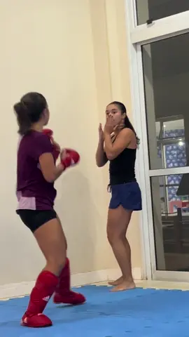 Se não for treinar kumite assim, a gente nem treina 🤭🫠😂 Era pra ser só uma sombrinha 😬🙃😂 #gemeasdokarate #viral 