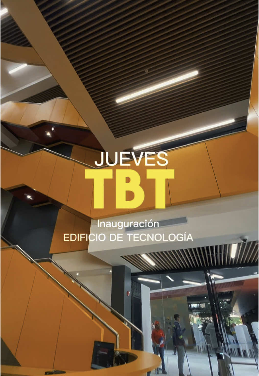 🎥 #TBTDeImpacto | Así vivimos la inauguración del Edificio de Tecnología USC Un recorrido por uno de los momentos más memorables de nuestra Universidad 🎉 🔬👨‍💻 Un espacio pensado para el futuro, la innovación y el aprendizaje de alto nivel. Gracias a todos los que hicieron parte de esta experiencia histórica 💙 🚀 ¡La tecnología  tiene nueva casa y está en la USC! #TBTUSC #TecnologíaUSC #SomosCalidadSomosUSC #InfraestructuraConPropósito #EducaciónTransformadora