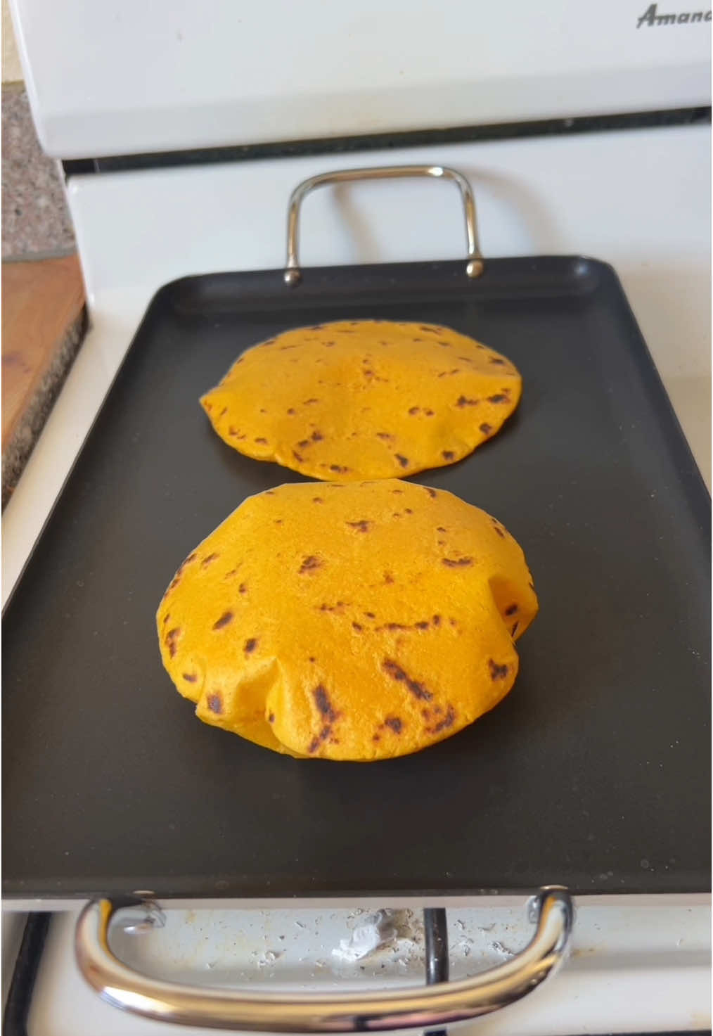 Este comal me deja buen cocinadas las tortillas. #recetas #Recipe #comal 
