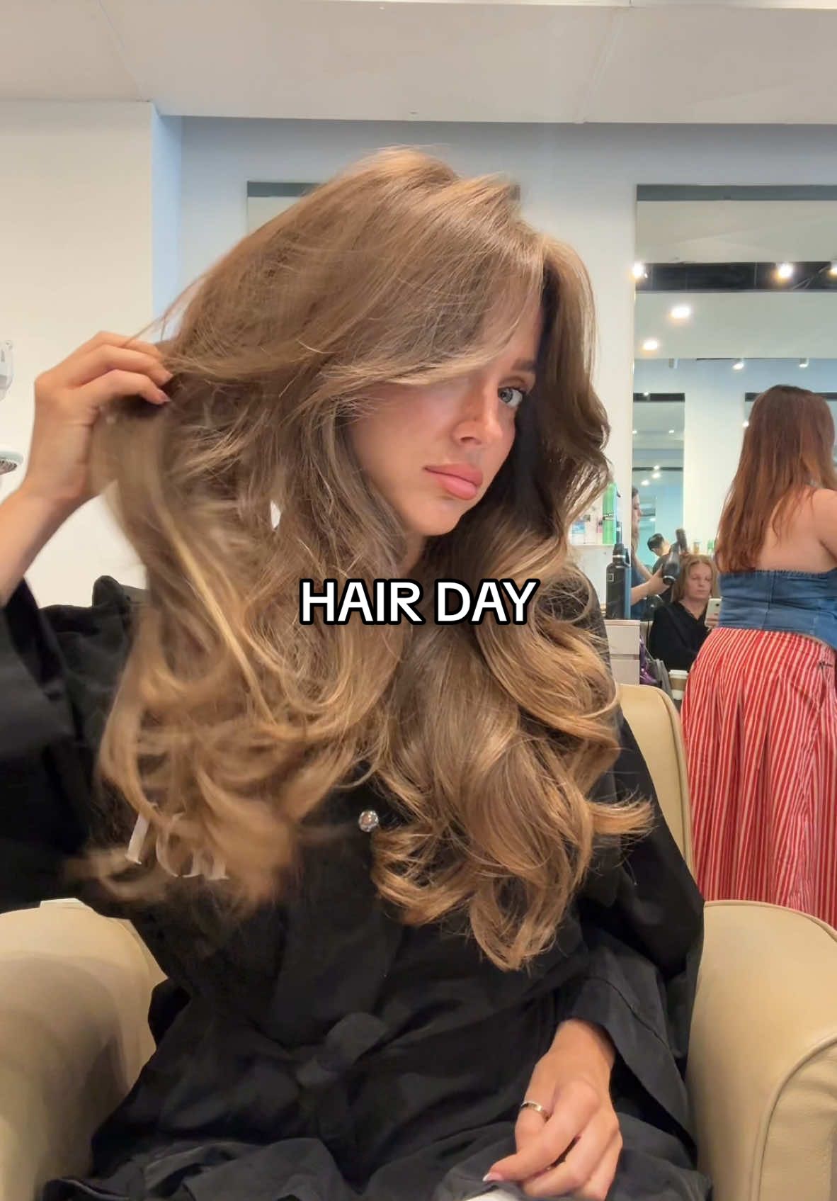 Old money brown has entered the chat 😝 @RyanAustinHair #haircut #hairinspo #oldmoneyaesthetic #oldmoneystyle 