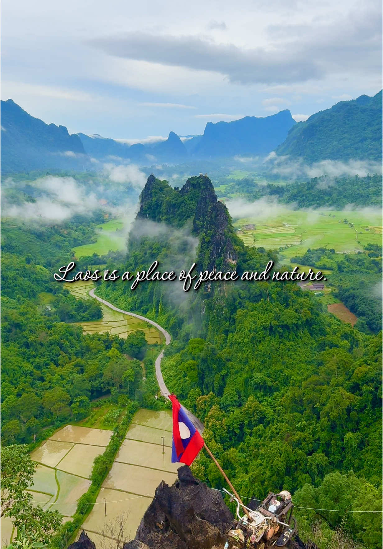 BEAUTIFUL LAOS 🇱🇦.                           📍Vang Vieng, Laos A place so calm and peaceful. A beauty etched by the grandeur of the towering granite rock. A scenery you would long to come see over and over again.
